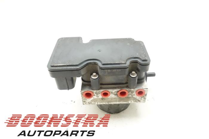 ABS-pump från en Lancia Ypsilon (312) 0.9 TwinAir 85 2011