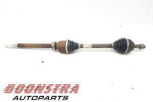 Gebruikte Aandrijfas rechts-voor Peugeot RCZ (4J) 2.0 HDi 16V FAP Prijs € 94,95 Margeregeling aangeboden door Boonstra Autoparts