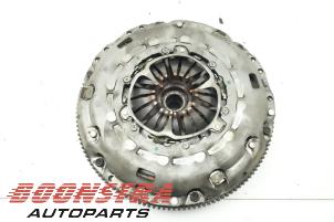 Begagnade Tvåmassesvänghjul Volkswagen Passat Variant (3C5) 2.0 TDI 16V 140 Pris € 49,00 Marginaltabell erbjuds av Boonstra Autoparts