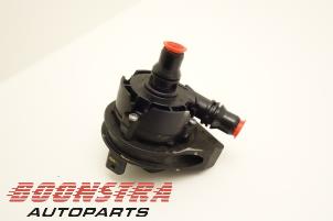 Begagnade Extra vattenpump BMW X1 (F48) sDrive 20i 2.0 16V Twin Power Turbo Pris € 24,95 Marginaltabell erbjuds av Boonstra Autoparts