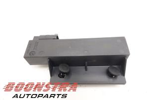 Gebruikte Keyless entry antenne Dodge 1500 Crew Cab (DS) 5.7 Hemi V8 4x4 Prijs € 30,19 Inclusief btw aangeboden door Boonstra Autoparts