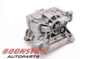 Begagnade Oljepump BMW X5 (G05) xDrive M50i 4.4i V8 32V Pris € 149,00 Marginaltabell erbjuds av Boonstra Autoparts