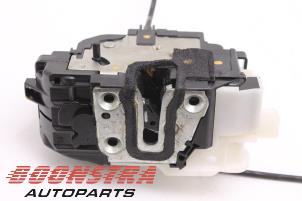 Begagnade Dörrmekanism, 4-dörrars, höger bak Kia Cee'd (EDB5) 1.4 CVVT 16V Pris € 49,00 Marginaltabell erbjuds av Boonstra Autoparts