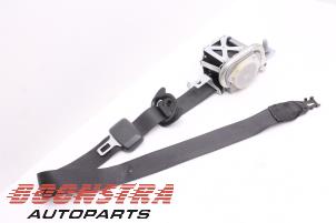 Gebruikte Veiligheidsgordel rechts-voor Tesla Model S 85 Prijs € 139,95 Margeregeling aangeboden door Boonstra Autoparts