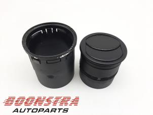 Begagnade Luftmunstycke, instrumentbräda Maserati GranSport 4.2 V8 32V Pris € 79,00 Marginaltabell erbjuds av Boonstra Autoparts