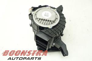 Gebruikte Chaufagebak Kia Niro I (DE) 1.6 GDI Hybrid Prijs € 99,00 Margeregeling aangeboden door Boonstra Autoparts