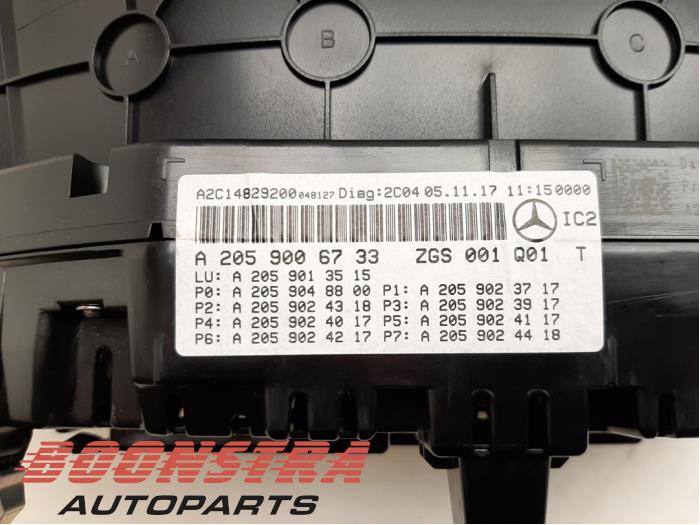 Vägmätare KM från en Mercedes-Benz C Estate (S205) C-180 BlueTEC, C-180 d 1.6 16V 2018