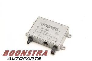Gebruikte Antenne Versterker Mercedes C Combi (S203) 3.0 C-280 V6 24V Prijs € 39,00 Margeregeling aangeboden door Boonstra Autoparts