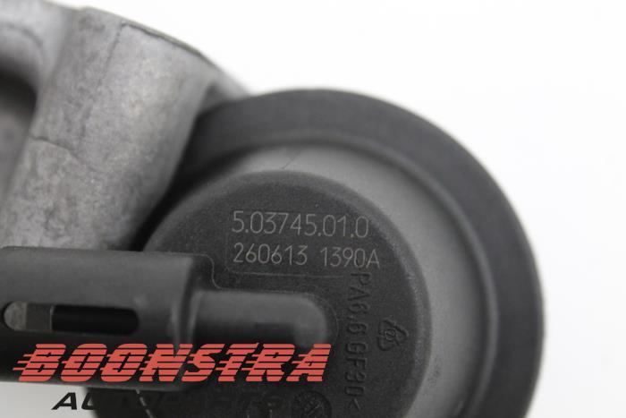 Avgasspjällventil från en Volvo V60 I (FW/GW) 2.4 D6 20V Plug-in Hybrid AWD 2013