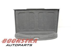 Używane Tapicerka tylnej klapy Maserati GranSport 4.2 V8 32V Cena € 24,95 Procedura marży oferowane przez Boonstra Autoparts