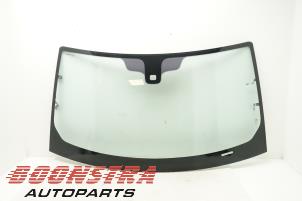 Begagnade Framruta Landrover Discovery IV (LAS) 3.0 SD V6 24V Pris € 249,95 Marginaltabell erbjuds av Boonstra Autoparts