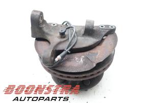 Gebruikte Fusee rechts-voor Iveco New Daily IV 65C18 Prijs € 44,95 Margeregeling aangeboden door Boonstra Autoparts