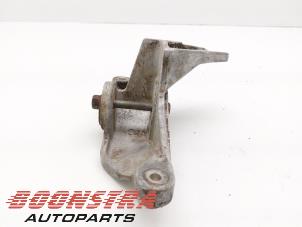 Begagnade Stödlager, vänster bak Porsche 928 4.7 S2 Pris € 49,95 Marginaltabell erbjuds av Boonstra Autoparts