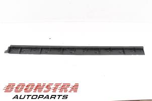 Gebruikte Zijskirt rechts Mazda CX-5 I (KE,GH) 2.0 SkyActiv-G 16V 2WD Prijs € 39,95 Margeregeling aangeboden door Boonstra Autoparts