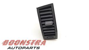 Begagnade Luftmunstycke, instrumentbräda Skoda Kodiaq 1.5 TSI 150 ACT 16V Pris € 44,95 Marginaltabell erbjuds av Boonstra Autoparts