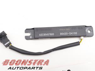 Begagnade Antenn, nyckelfri upplåsning Kia Optima Sportswagon (JFF) 1.6 T-GDi 16V Pris € 24,95 Marginaltabell erbjuds av Boonstra Autoparts