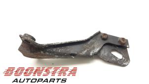 Begagnade Främre gaffelben, vänster Porsche 928 4.7 S2 Pris € 29,95 Marginaltabell erbjuds av Boonstra Autoparts