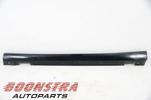 Gebruikte Sideskirt links Mercedes E (W212) E-200 CDI 16V BlueEfficiency,BlueTEC Prijs € 51,95 Margeregeling aangeboden door Boonstra Autoparts