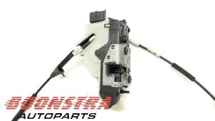 Gebruikte Deurslot Mechaniek 2Deurs links Peugeot 208 I (CA/CC/CK/CL) 1.4 16V Prijs € 24,95 Margeregeling aangeboden door Boonstra Autoparts