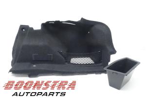 Używane Tapicerka bagaznika BMW 2 serie (F22) 220i 2.0 Turbo 16V Cena € 24,95 Procedura marży oferowane przez Boonstra Autoparts