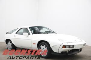 Begagnade Dörr, 2-dörrars, höger Porsche 928 4.7 S2 Pris € 299,95 Marginaltabell erbjuds av Boonstra Autoparts