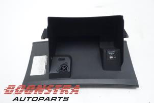 Gebruikte Handschoenenkastje Chevrolet Corvette (C6) 6.0 V8 Prijs € 99,95 Margeregeling aangeboden door Boonstra Autoparts