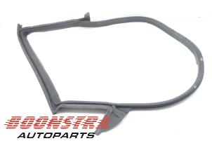 Begagnade Dörrtätning, 4-dörrars, höger bak Tesla Model 3 Long Range 72kWh Pris € 44,95 Marginaltabell erbjuds av Boonstra Autoparts