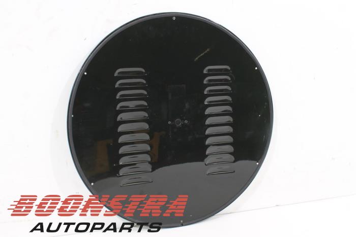 Baklucka från en Morgan Plus Six 2022