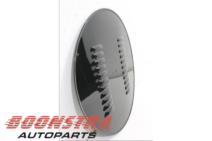 Baklucka från en Morgan Plus Six 2022