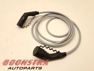 Gebruikte Oplaadkabel elektrische auto Kia Niro II (SG2) e-Niro 64.8 kWh Prijs € 249,95 Margeregeling aangeboden door Boonstra Autoparts