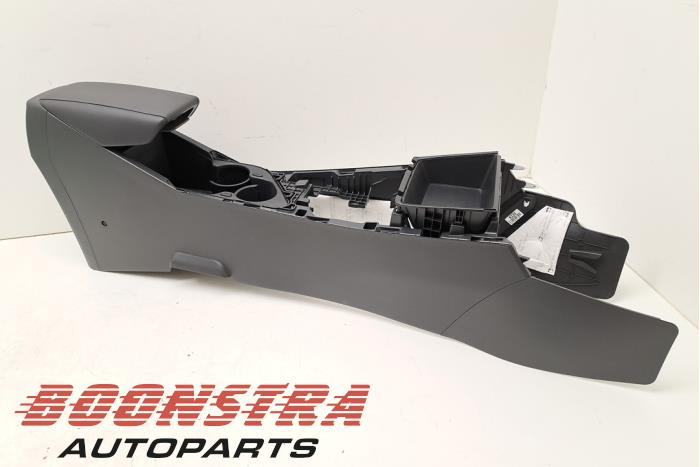 Klädsel, uppsättning (komplett) från en Kia Niro II (SG2) e-Niro 64.8 kWh 2023