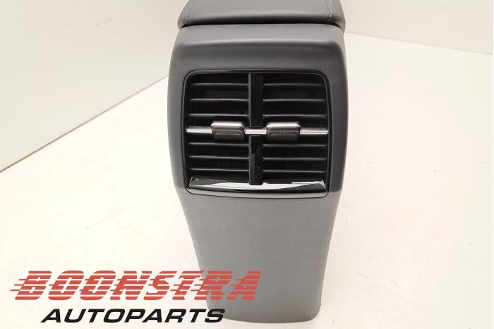 Klädsel, uppsättning (komplett) från en Kia Niro II (SG2) e-Niro 64.8 kWh 2023