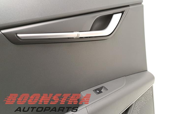 Klädsel, uppsättning (komplett) från en Kia Niro II (SG2) e-Niro 64.8 kWh 2023