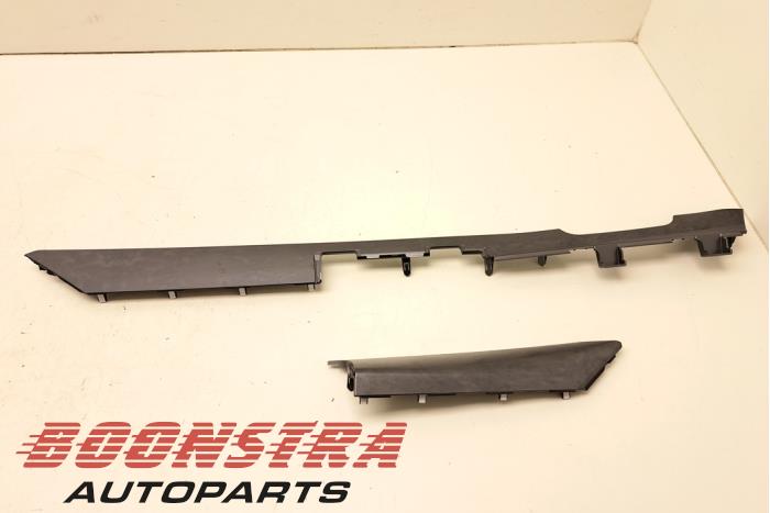 Klädsel, uppsättning (komplett) från en Kia Niro II (SG2) e-Niro 64.8 kWh 2023