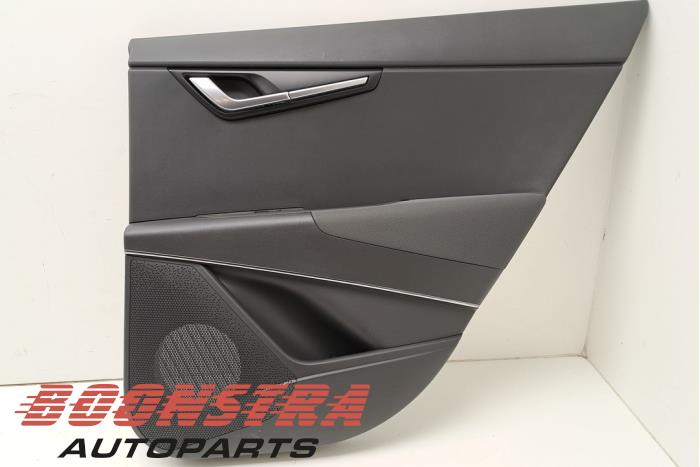 Klädsel, uppsättning (komplett) från en Kia Niro II (SG2) e-Niro 64.8 kWh 2023