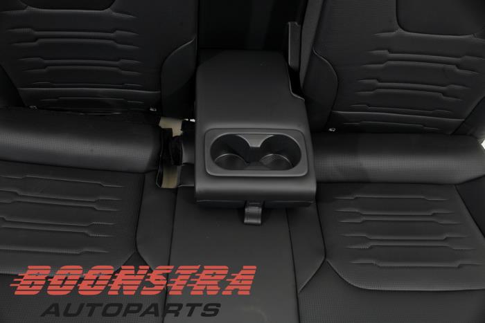 Klädsel, uppsättning (komplett) från en Kia Niro II (SG2) e-Niro 64.8 kWh 2023