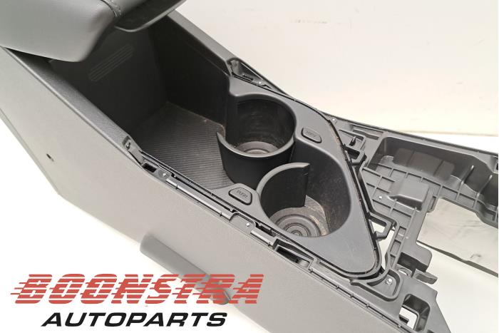 Klädsel, uppsättning (komplett) från en Kia Niro II (SG2) e-Niro 64.8 kWh 2023