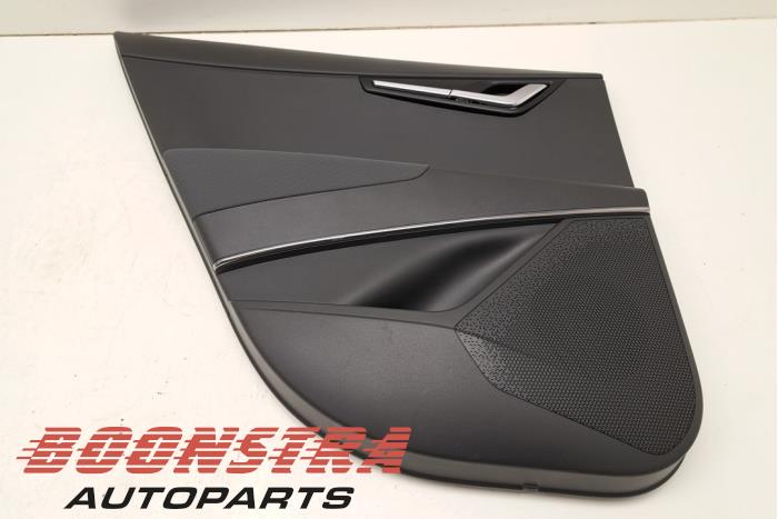 Klädsel, uppsättning (komplett) från en Kia Niro II (SG2) e-Niro 64.8 kWh 2023