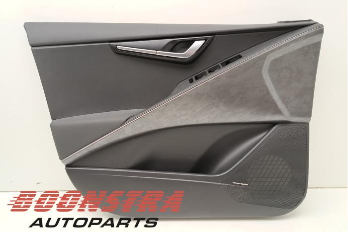 Klädsel, uppsättning (komplett) från en Kia Niro II (SG2) e-Niro 64.8 kWh 2023