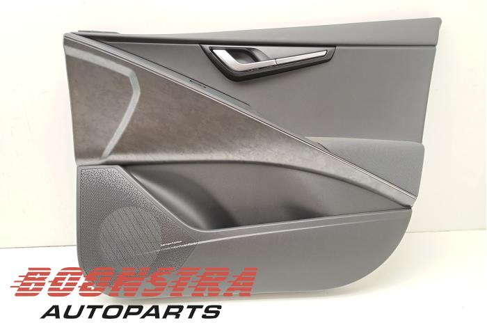 Klädsel, uppsättning (komplett) från en Kia Niro II (SG2) e-Niro 64.8 kWh 2023