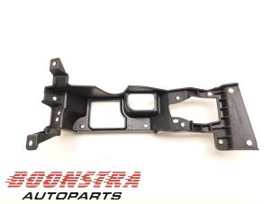 Begagnade Stöd (diverse) Landrover Range Rover IV (LG) 4.4 SDV8 32V Pris € 24,95 Marginaltabell erbjuds av Boonstra Autoparts