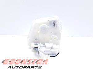 Gebruikte Portierslot Mechaniek 4Deurs links-achter Mazda CX-5 I (KE,GH) 2.0 SkyActiv-G 16V 2WD Prijs € 29,95 Margeregeling aangeboden door Boonstra Autoparts