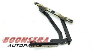 Begagnade Baklucka, gångjärn Ferrari 599 GTB/GTO 6.0 V12 48V GTB Pris € 88,95 Marginaltabell erbjuds av Boonstra Autoparts