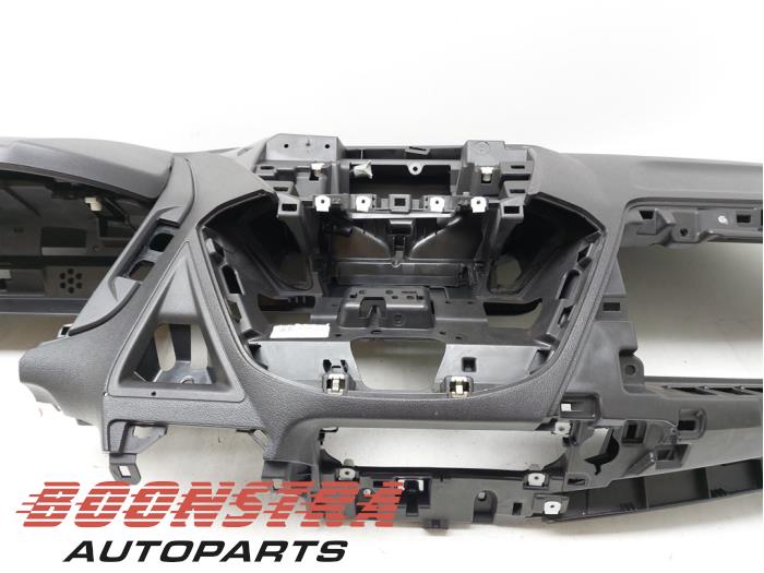 Dashboard van een Ford Transit Custom 2.2 TDCi 16V 2014