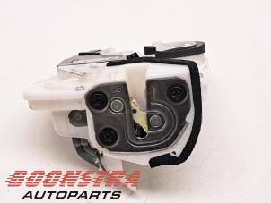 Gebruikte Deurslot Mechaniek 4Deurs rechts-voor Mazda CX-5 II (KF) 2.0 SkyActiv-G 165 16V 2WD Prijs € 34,95 Margeregeling aangeboden door Boonstra Autoparts