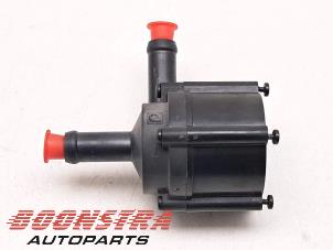 Używane Dodatkowa pompa wodna Ford EcoSport (JK8) 1.0 EcoBoost 12V 125 Cena € 49,95 Procedura marży oferowane przez Boonstra Autoparts