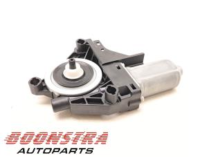 Begagnade Motor, dörrfönster Lynk &amp; Co 01 1.5 PHEV Pris € 24,95 Marginaltabell erbjuds av Boonstra Autoparts