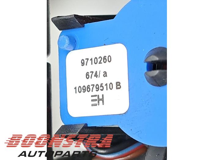 Luftmunstycke, instrumentbräda från en BMW 3 serie (F30) 320d 2.0 16V EfficientDynamicsEdition 2012