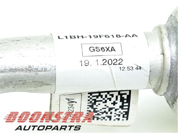 Luftkonditioneringsledning från en Ford Fiesta Active 1.0 EcoBoost 12V Hybrid 125 2022