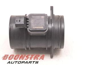 Gebruikte Luchtmassameter Renault Clio IV Estate/Grandtour (7R) 1.5 Energy dCi 90 FAP Prijs € 24,95 Margeregeling aangeboden door Boonstra Autoparts